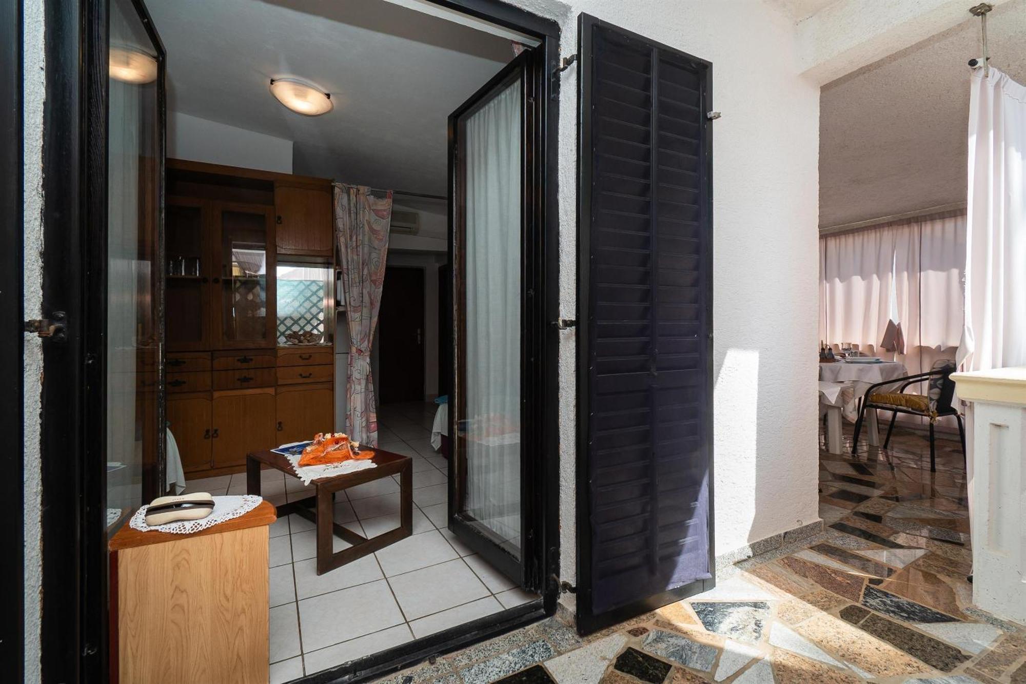 Apartments Stefani Vir Kültér fotó